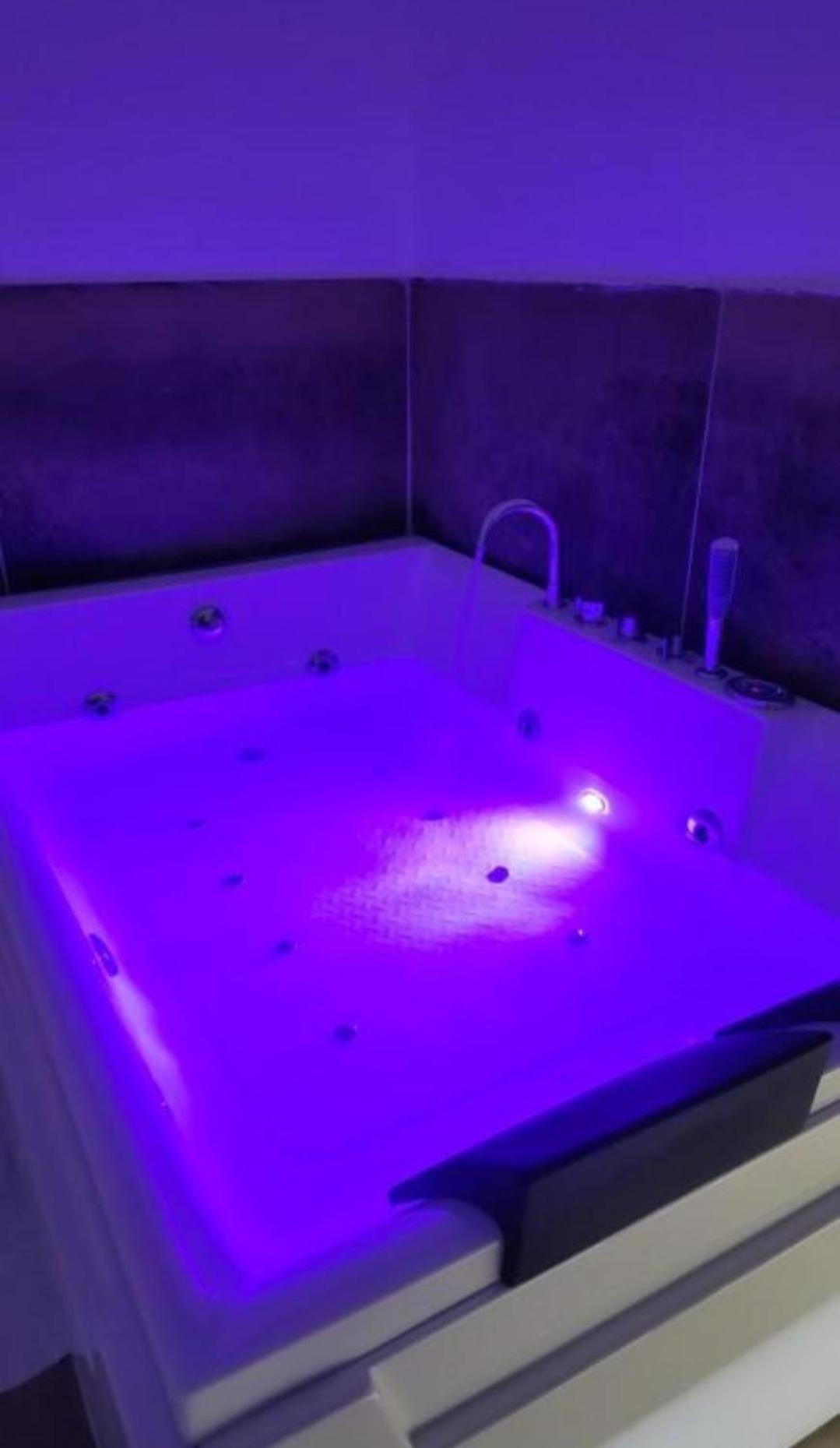 Giuliano Jacuzzi Liebeshotel Catania